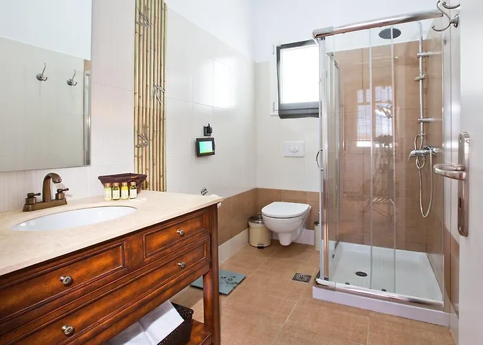 米兰德套房酒店 公寓 *