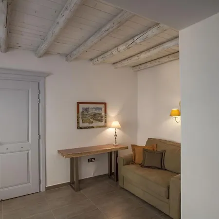 Miland Apartment Adamantas (Milos)